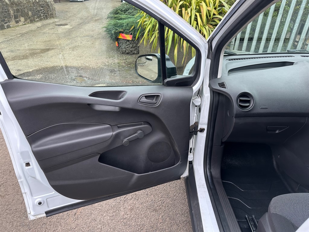 Used Ford Transit Courier 2020 for sale - 76420700: Photo 19