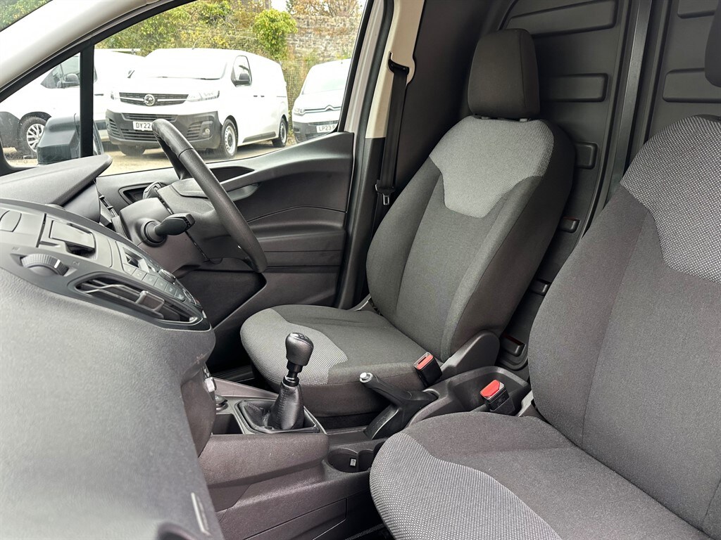 Used Ford Transit Courier 2020 for sale - 76420700: Photo 21