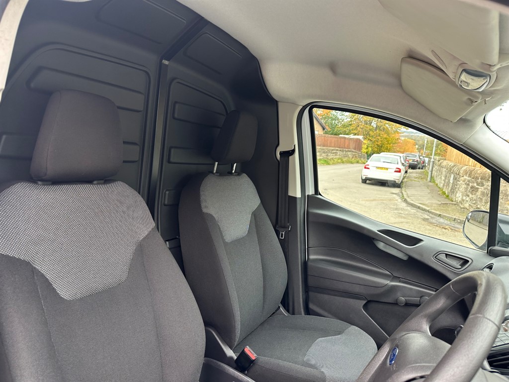 Used Ford Transit Courier 2020 for sale - 76420700: Photo 23