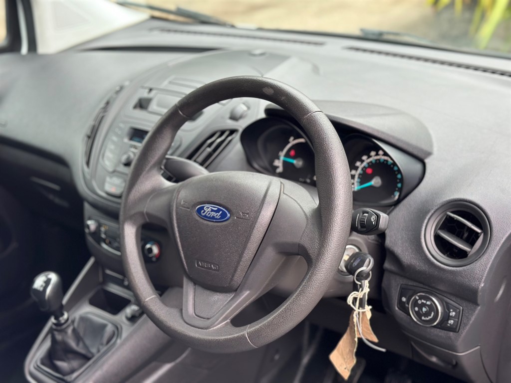 Used Ford Transit Courier 2020 for sale - 76420700: Photo 25