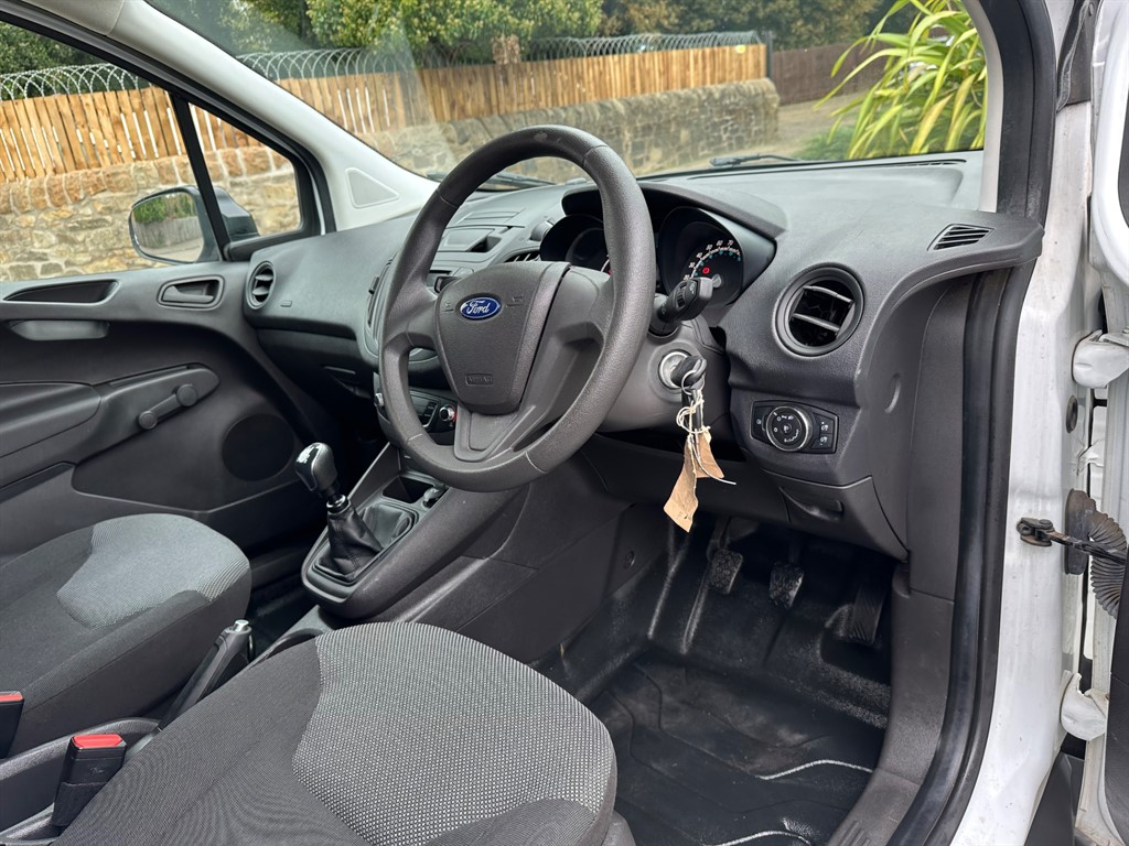 Used Ford Transit Courier 2020 for sale - 76420700: Photo 27