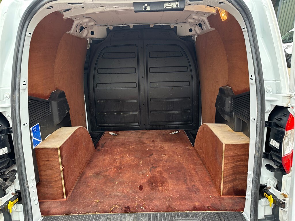 Used Ford Transit Courier 2020 for sale - 76420700: Photo 32