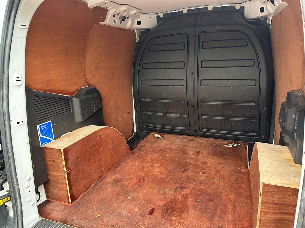 Used Ford Transit Courier 2020 for sale - 76420700: Photo 33