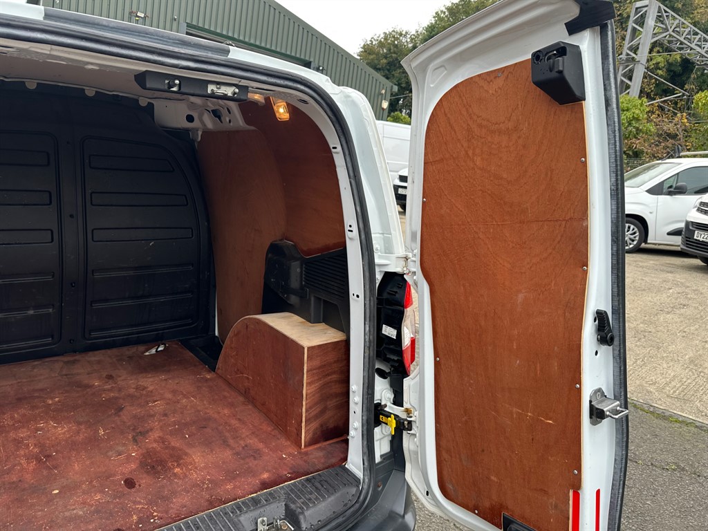 Used Ford Transit Courier 2020 for sale - 76420700: Photo 34
