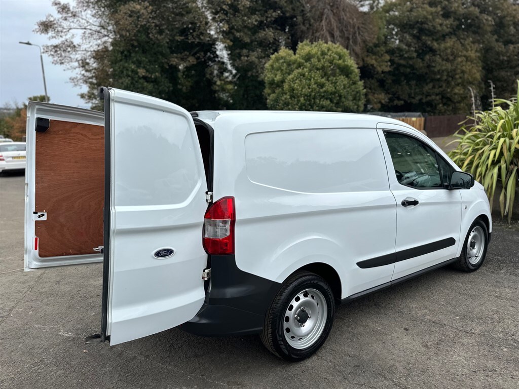 Used Ford Transit Courier 2020 for sale - 76420700: Photo 36
