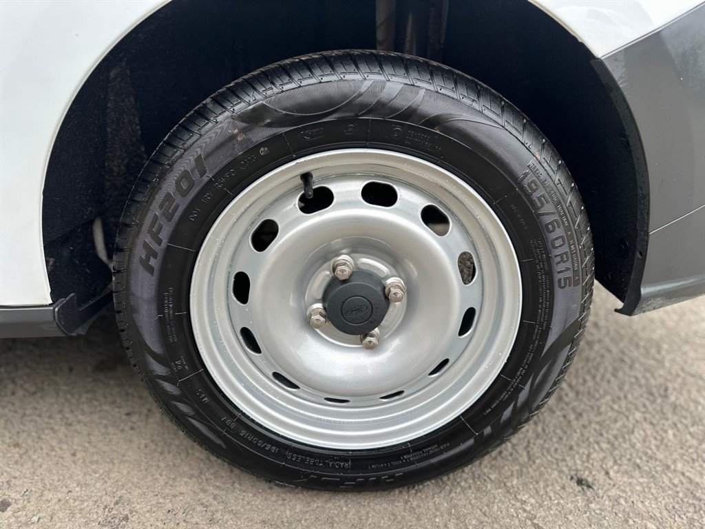 Used Ford Transit Courier 2020 for sale - 76420700: Photo 37