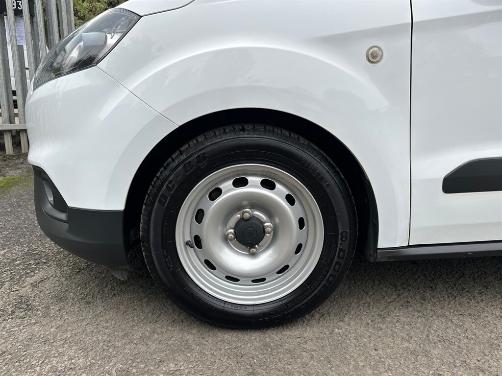 Used Ford Transit Courier 2020 for sale - 76420700: Photo 39