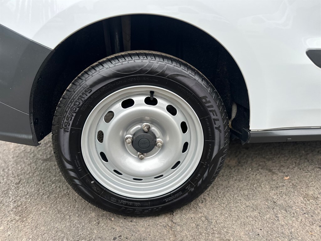 Used Ford Transit Courier 2020 for sale - 76420700: Photo 41