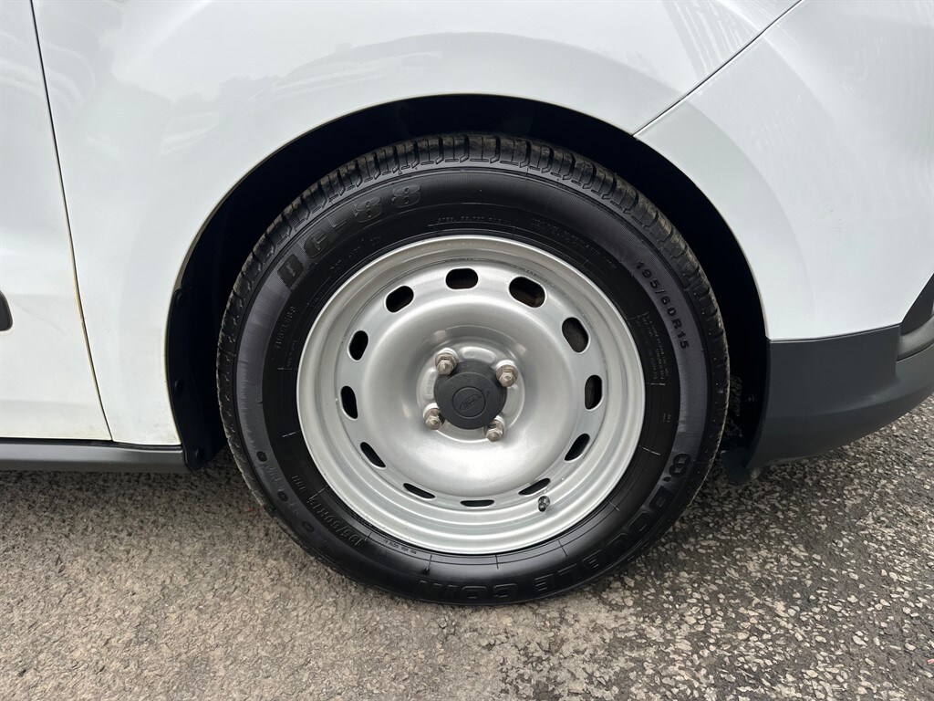 Used Ford Transit Courier 2020 for sale - 76420700: Photo 42