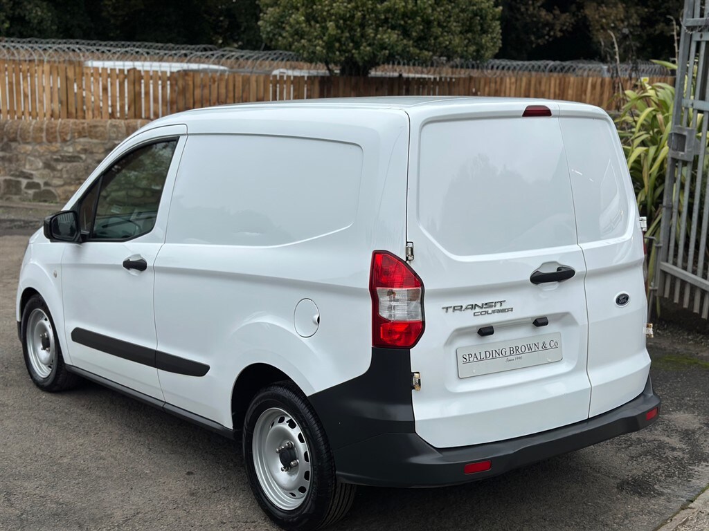 Used Ford Transit Courier 2020 for sale - 76420700: Photo 7