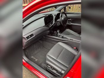 Used Lexus UX 2023 for sale - 79102102: Photo