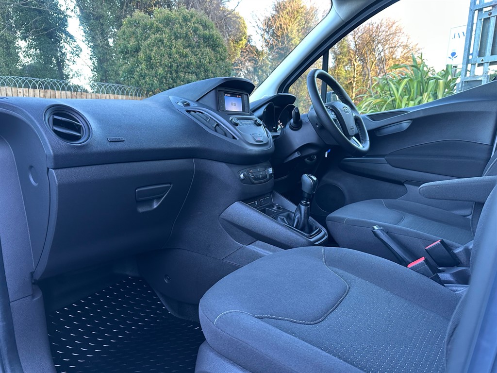 Used Ford Transit Courier 2019 for sale - 76420692: Photo 41