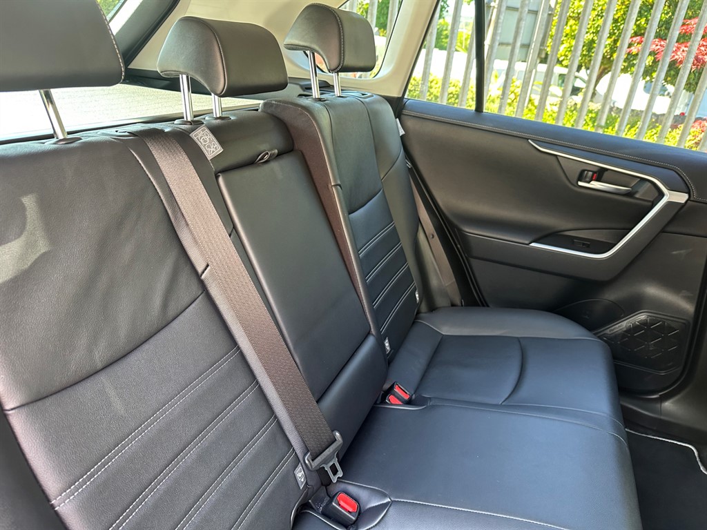 Used Toyota RAV4 2021 for sale - 76420730: Photo 21