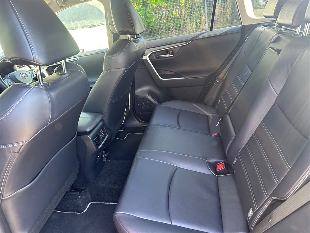 Used Toyota RAV4 2021 for sale - 76420730: Photo 30