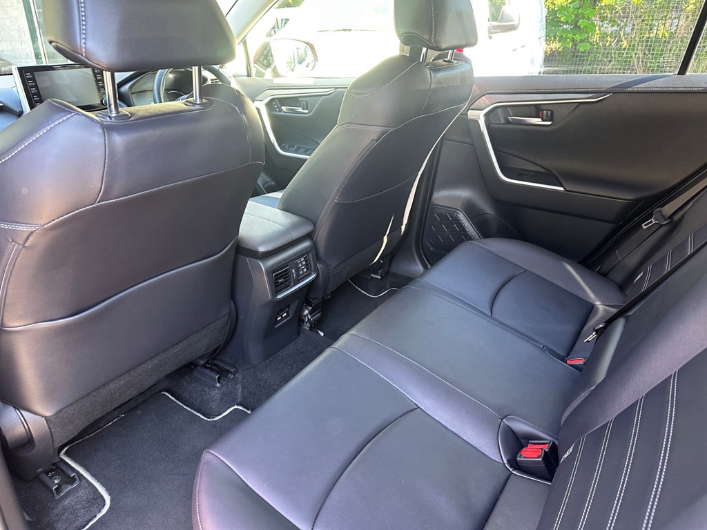 Used Toyota RAV4 2021 for sale - 76420730: Photo 31