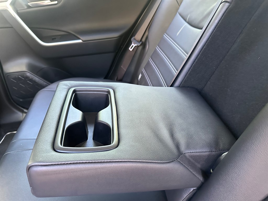 Used Toyota RAV4 2021 for sale - 76420730: Photo 32