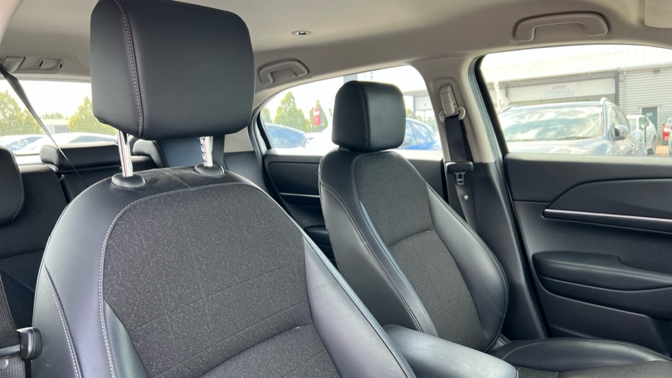 Used Honda HR-V 2022 for sale - 76176324: Photo 30