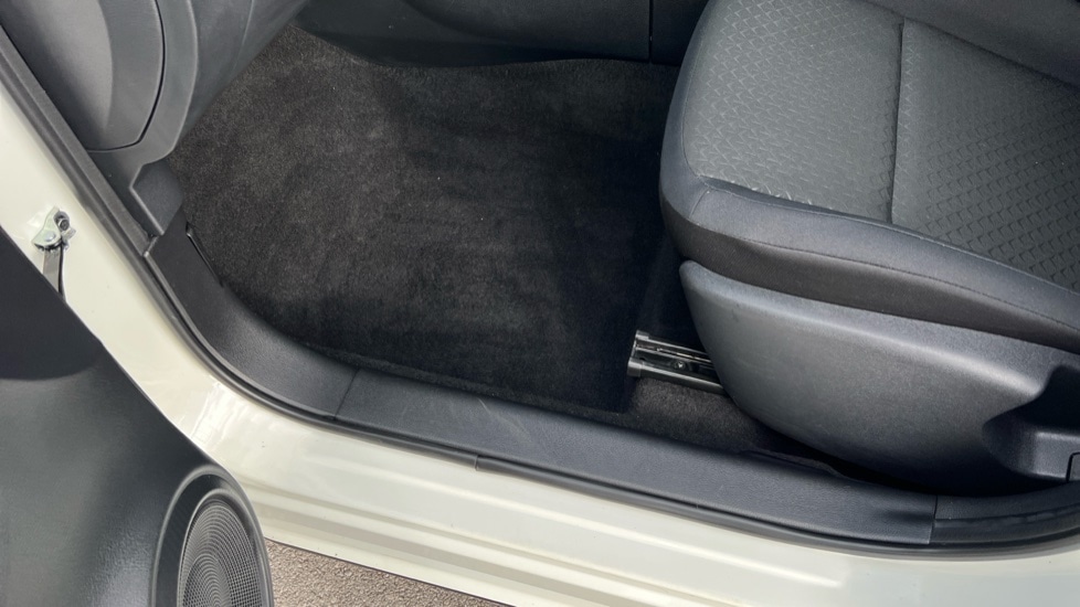 Used Nissan Juke 2023 for sale - 76311879: Photo 39