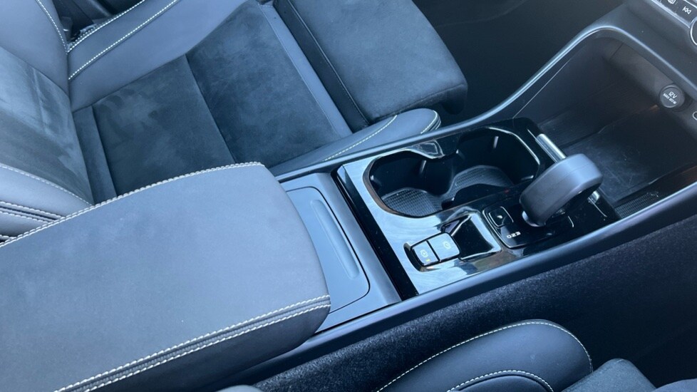 Used Volvo XC40 2024 for sale - 76872921: Photo 30