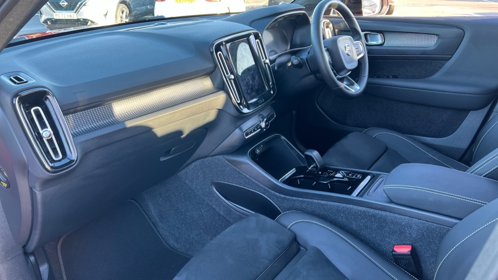 Used Volvo XC40 2024 for sale - 76684376: Photo 10