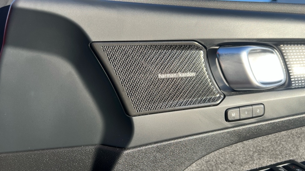 Used Volvo XC40 2024 for sale - 76684376: Photo 38