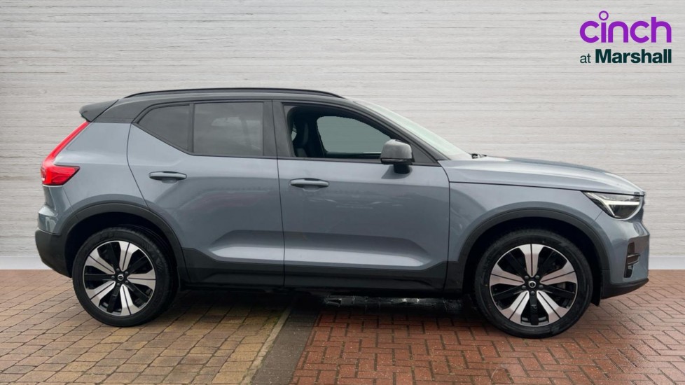 Used Volvo XC40 2022 for sale - 76927768: Photo 2