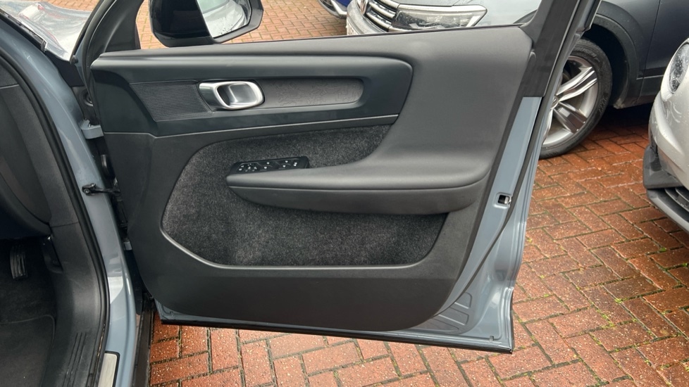 Used Volvo XC40 2022 for sale - 76927768: Photo 30