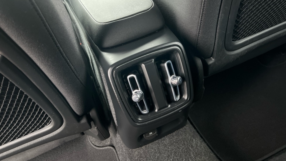 Used Volvo XC40 2022 for sale - 76927768: Photo 33