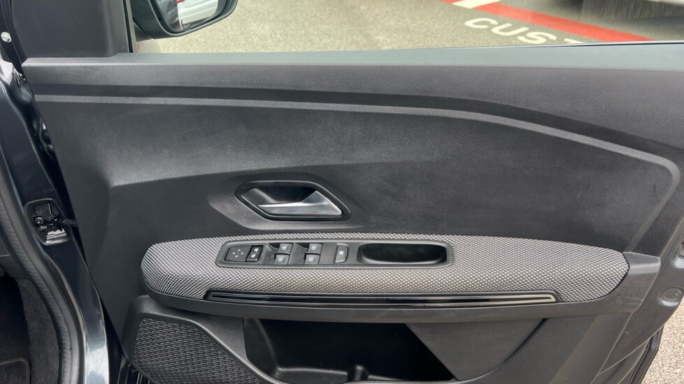 Used Dacia Jogger 2022 for sale - 76254971: Photo 30