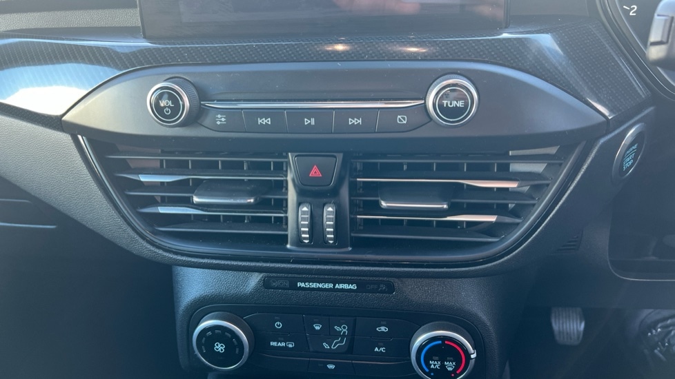 Used Ford Focus 2021 for sale - 77010407: Photo 12