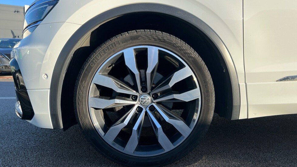 Used Volkswagen Tiguan 2019 for sale - 76874235: Photo 17
