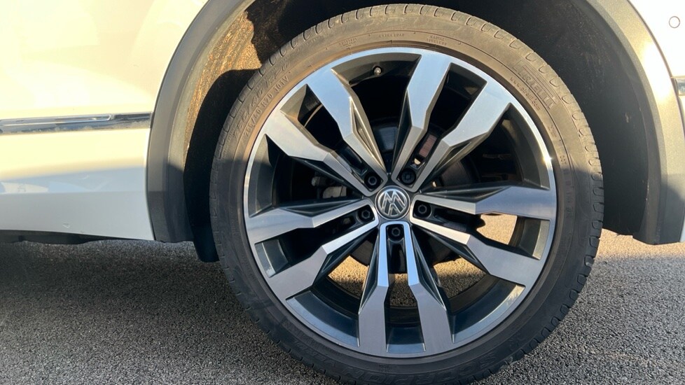 Used Volkswagen Tiguan 2019 for sale - 76874235: Photo 18