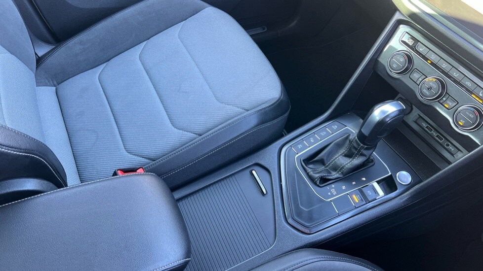 Used Volkswagen Tiguan 2019 for sale - 76874235: Photo 30