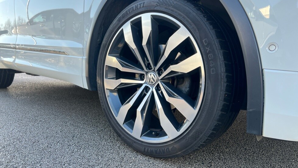 Used Volkswagen Tiguan 2019 for sale - 76874235: Photo 40