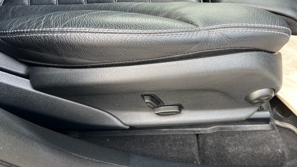 Used Mercedes-Benz GLC 2021 for sale - 76265580: Photo 32