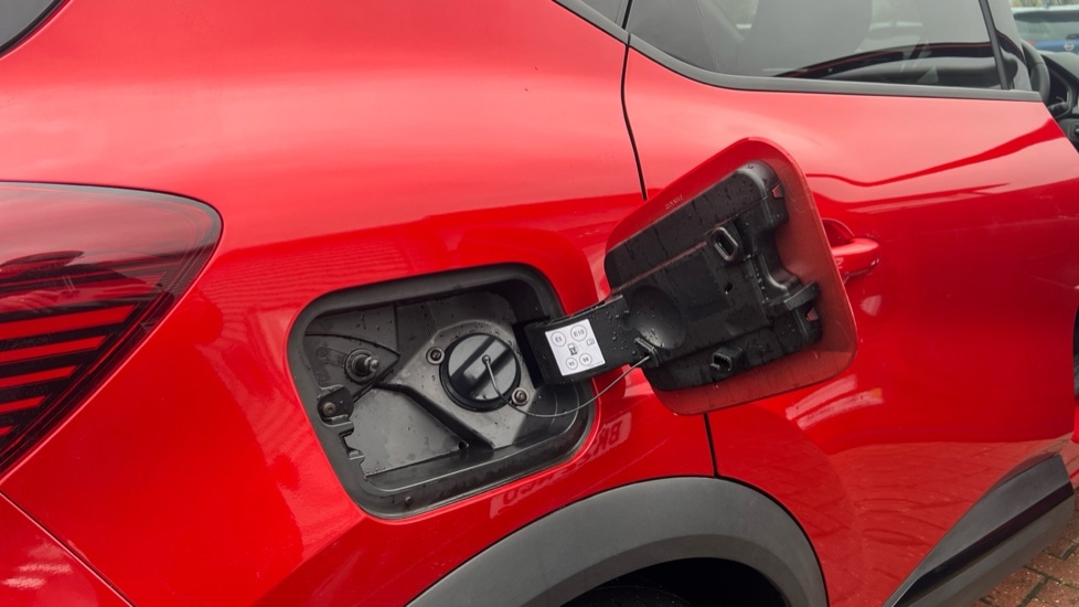 Used Renault Captur 2023 for sale - 76872374: Photo 21