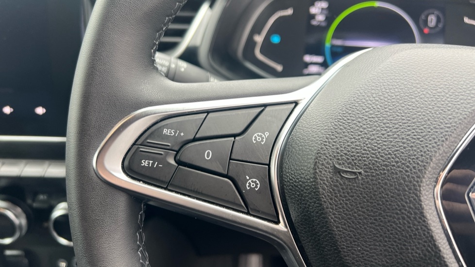 Used Renault Captur 2023 for sale - 76872374: Photo 23