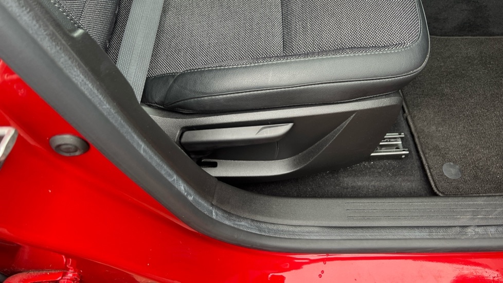 Used Renault Captur 2023 for sale - 76872374: Photo 32