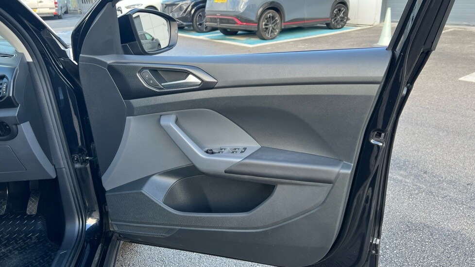 Used Volkswagen T-Cross 2021 for sale - 76873411: Photo 32