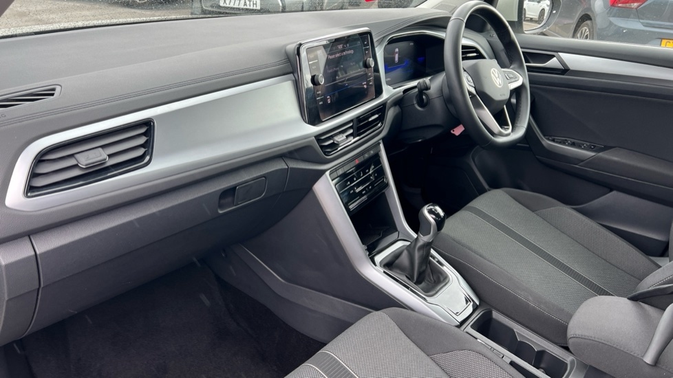 Used Volkswagen T-Roc 2023 for sale - 76868735: Photo 10