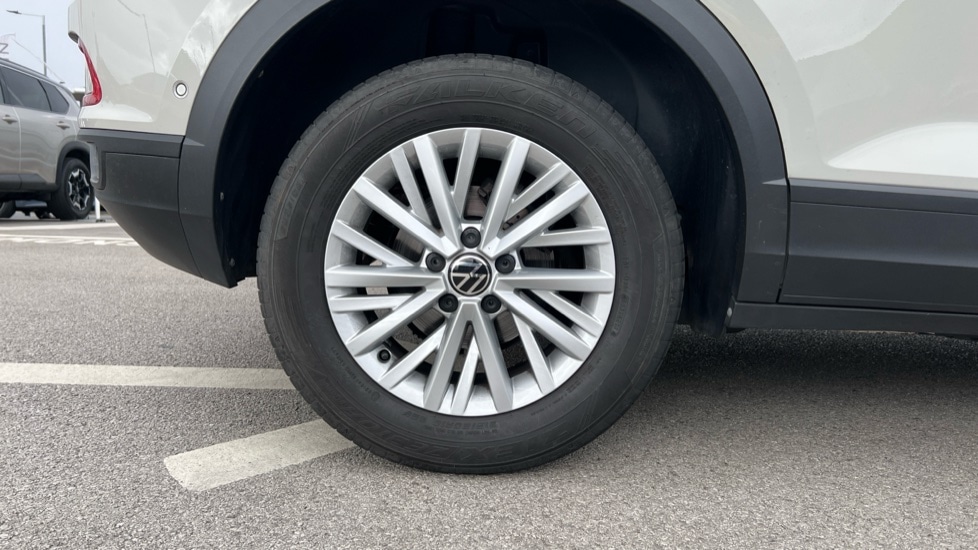 Used Volkswagen T-Roc 2023 for sale - 76868735: Photo 19