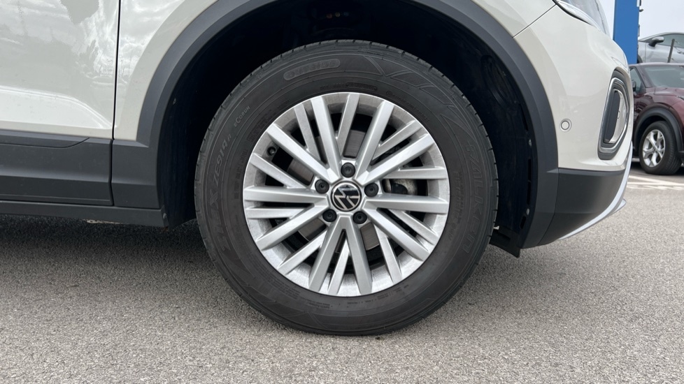 Used Volkswagen T-Roc 2023 for sale - 76868735: Photo 20