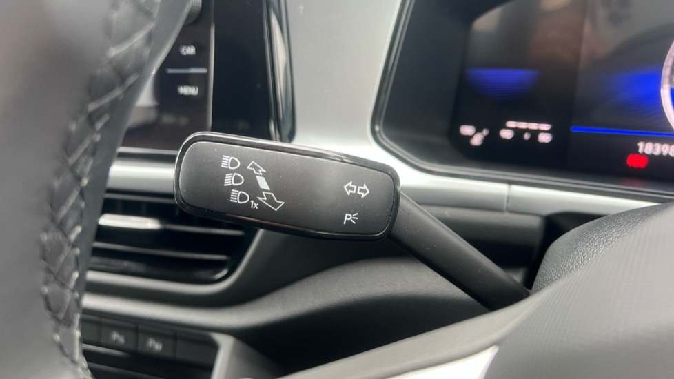 Used Volkswagen T-Roc 2023 for sale - 76868735: Photo 24