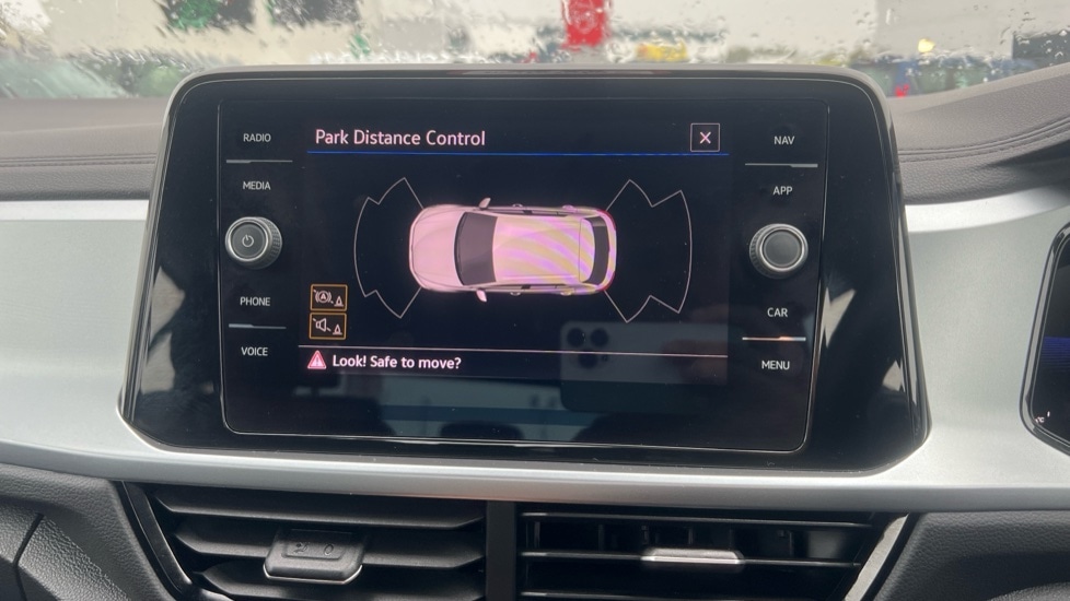 Used Volkswagen T-Roc 2023 for sale - 76868735: Photo 25