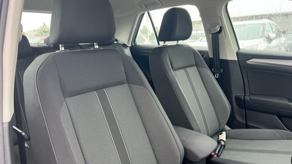 Used Volkswagen T-Roc 2023 for sale - 76868735: Photo 30