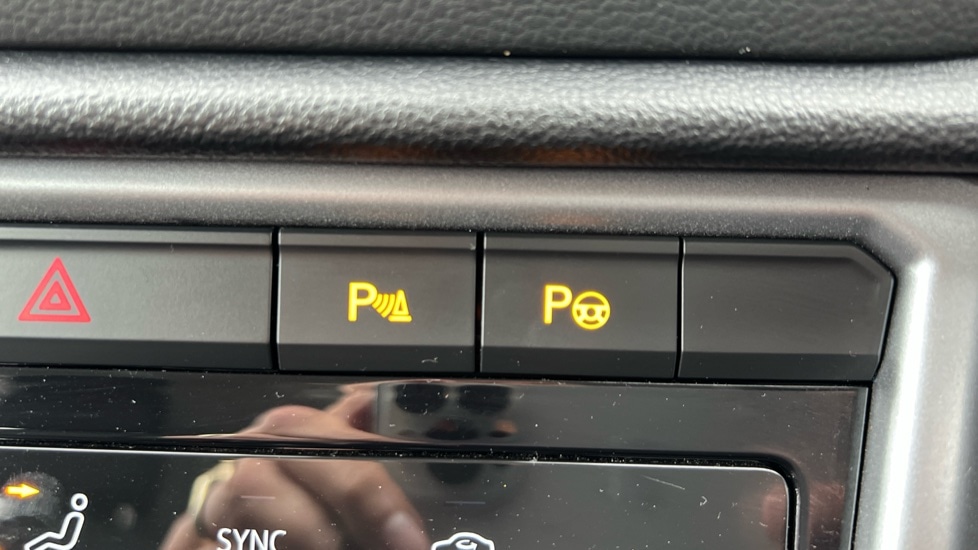 Used Volkswagen T-Roc 2023 for sale - 76868735: Photo 33