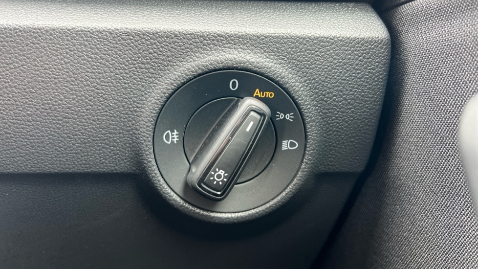 Used Volkswagen T-Roc 2023 for sale - 76868735: Photo 36