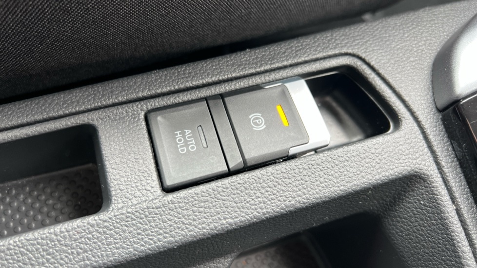 Used Volkswagen T-Roc 2023 for sale - 76868735: Photo 39