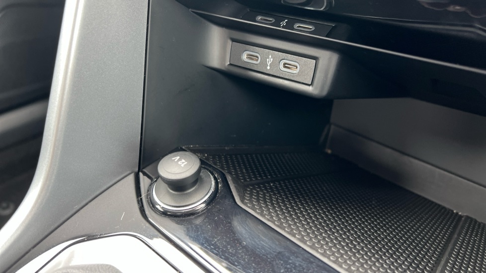 Used Volkswagen T-Roc 2023 for sale - 76868735: Photo 40