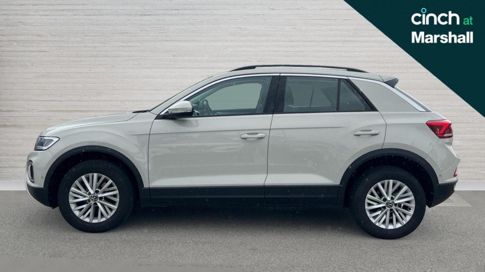 Used Volkswagen T-Roc 2023 for sale - 76868735: Photo 6